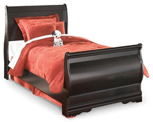 Load image into Gallery viewer, Huey Vineyard Full Sleigh Bed with Mirrored Dresser, Chest and Nightstand