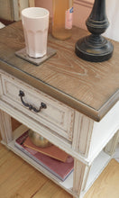 Load image into Gallery viewer, Realyn One Drawer Night Stand