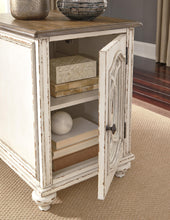 Load image into Gallery viewer, Realyn Chair Side End Table