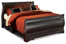 Load image into Gallery viewer, Huey Vineyard Queen Sleigh Bed with Mirrored Dresser and Nightstand