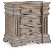 Load image into Gallery viewer, Blairhurst King Panel Bed with Mirrored Dresser and Nightstand