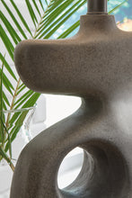 Load image into Gallery viewer, Danacy Paper Table Lamp (1/CN)
