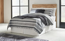 Load image into Gallery viewer, Hyanna Full Panel Headboard with Mirrored Dresser and Nightstand
