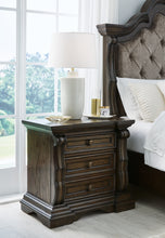Load image into Gallery viewer, Maylee King Canopy Bed with Mirrored Dresser and Nightstand

