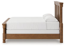 Load image into Gallery viewer, Rowlenstown California King Poster Bed
