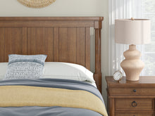 Load image into Gallery viewer, Rowlenstown Queen Poster Bed
