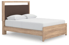 Load image into Gallery viewer, Kinlanni Queen Upholstered Platform Bed
