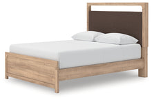 Load image into Gallery viewer, Kinlanni Queen Upholstered Platform Bed
