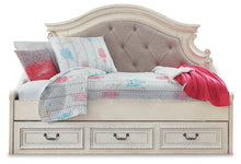 Load image into Gallery viewer, Realyn Twin Day Bed
