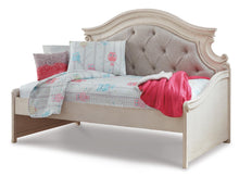 Load image into Gallery viewer, Realyn Twin Day Bed with 1 Large Storage Drawer
