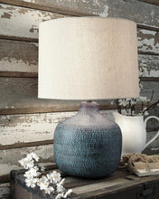 Load image into Gallery viewer, Malthace Metal Table Lamp (1/CN)
