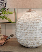 Load image into Gallery viewer, Jamon Ceramic Table Lamp (1/CN)
