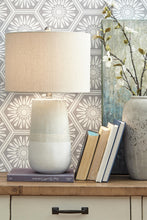 Load image into Gallery viewer, Shavon Ceramic Table Lamp (1/CN)
