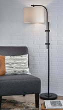 Load image into Gallery viewer, Baronvale Metal Floor Lamp (1/CN)
