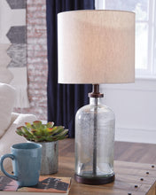 Load image into Gallery viewer, Bandile Glass Table Lamp (1/CN)
