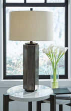 Load image into Gallery viewer, Dirkton Metal Table Lamp (1/CN)
