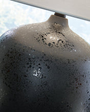 Load image into Gallery viewer, Ladstow Ceramic Table Lamp (1/CN)
