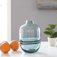 Load image into Gallery viewer, Lemmitt Vase
