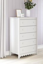 Load image into Gallery viewer, Hallityn Five Drawer Chest
