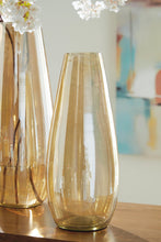 Load image into Gallery viewer, Rhettman Vase
