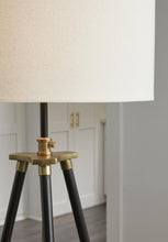 Load image into Gallery viewer, Cashner Metal Floor Lamp (1/CN)
