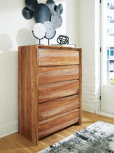 Load image into Gallery viewer, Dressonni Five Drawer Chest
