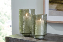 Load image into Gallery viewer, Clarkton Candle Holder Set (2/CN)
