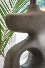 Load image into Gallery viewer, Danacy Paper Table Lamp (1/CN)
