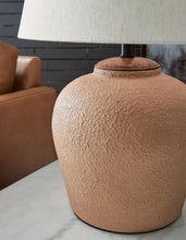 Load image into Gallery viewer, Scantor Metal Table Lamp (1/CN)
