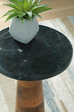 Load image into Gallery viewer, Quinndon Accent Table
