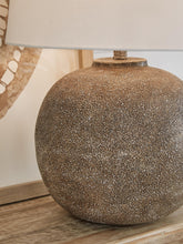 Load image into Gallery viewer, Neavesboro Metal Table Lamp (1/CN)
