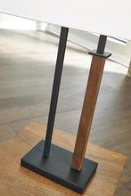 Load image into Gallery viewer, Voslen Metal Table Lamp (2/CN)
