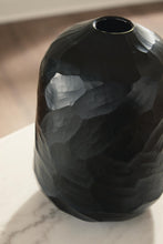 Load image into Gallery viewer, Ryanford Vase
