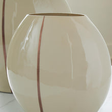 Load image into Gallery viewer, Sheabourne Vase
