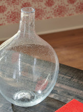 Load image into Gallery viewer, Kurthorne Vase
