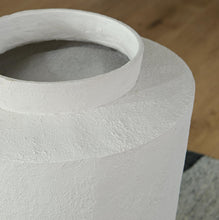 Load image into Gallery viewer, Flurinworth Vase

