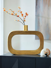 Load image into Gallery viewer, Lawtonville Vase
