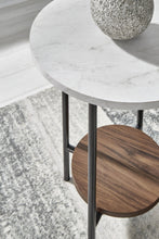 Load image into Gallery viewer, Wrenwich Occasional Table Set (3/CN)
