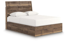 Load image into Gallery viewer, Chirason Queen Panel Bed

