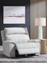 Load image into Gallery viewer, Social Pointe PWR Recliner/ADJ Headrest
