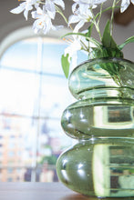 Load image into Gallery viewer, Renethorne Vase

