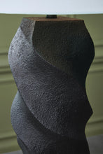 Load image into Gallery viewer, Amillion Poly Table Lamp (1/CN)
