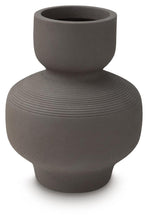 Load image into Gallery viewer, Dalsen Vase
