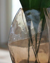 Load image into Gallery viewer, Ewart Vase
