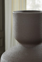 Load image into Gallery viewer, Dalsen Vase
