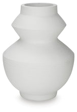 Load image into Gallery viewer, Naveen Vase
