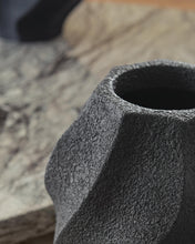 Load image into Gallery viewer, Judworth Vase
