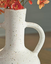 Load image into Gallery viewer, Dallinworth Vase
