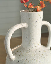 Load image into Gallery viewer, Dallinworth Vase
