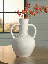 Load image into Gallery viewer, Dallinworth Vase
